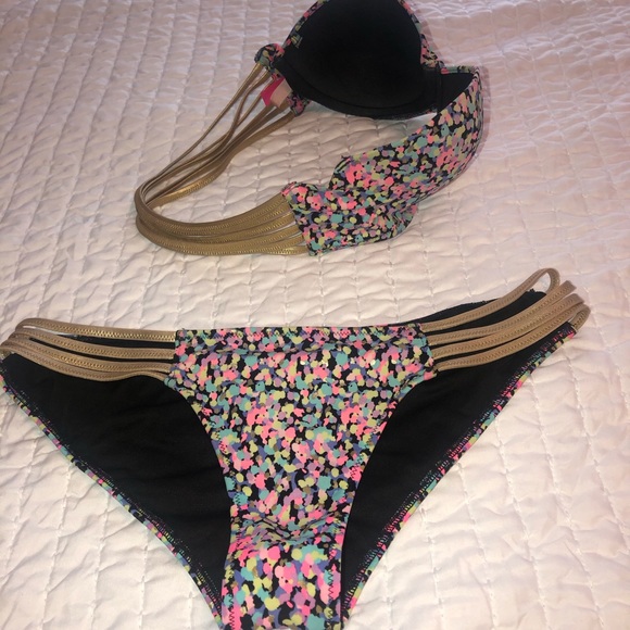 Victoria Secret Bikini Size small - Picture 3 of 5